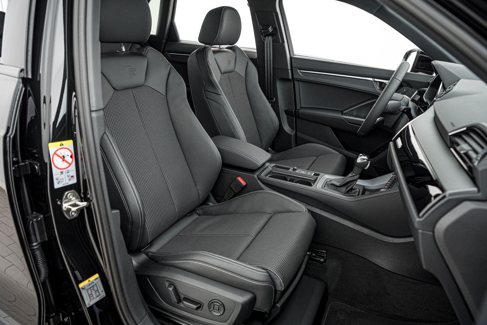Image about Audi Q3 S line 45 TFSI quattro S tronic