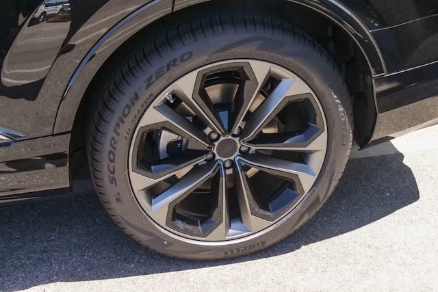 2026 Audi Q7 S Line Premium Plus - Photo 6