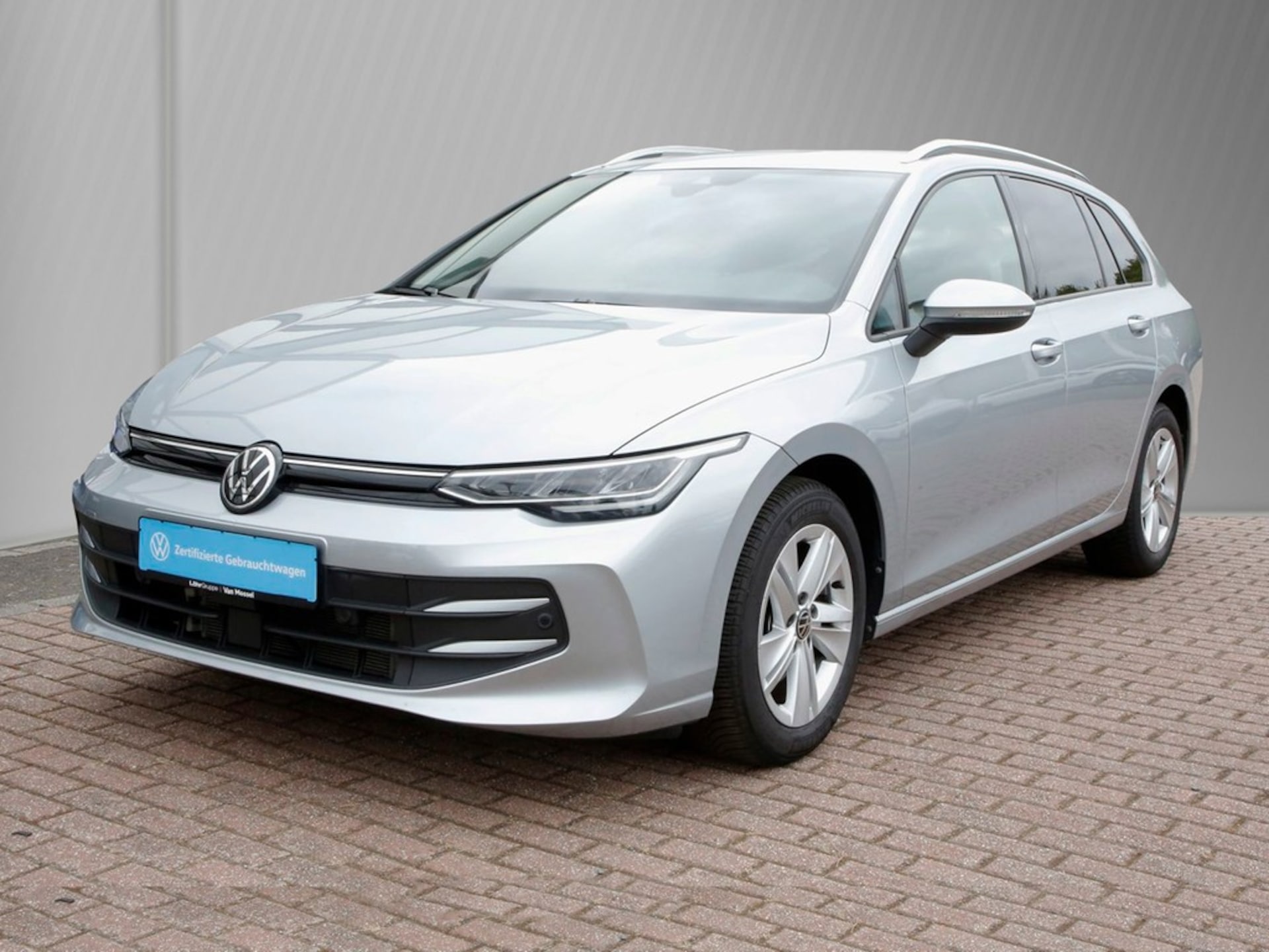 Volkswagen Golf Variant Life
