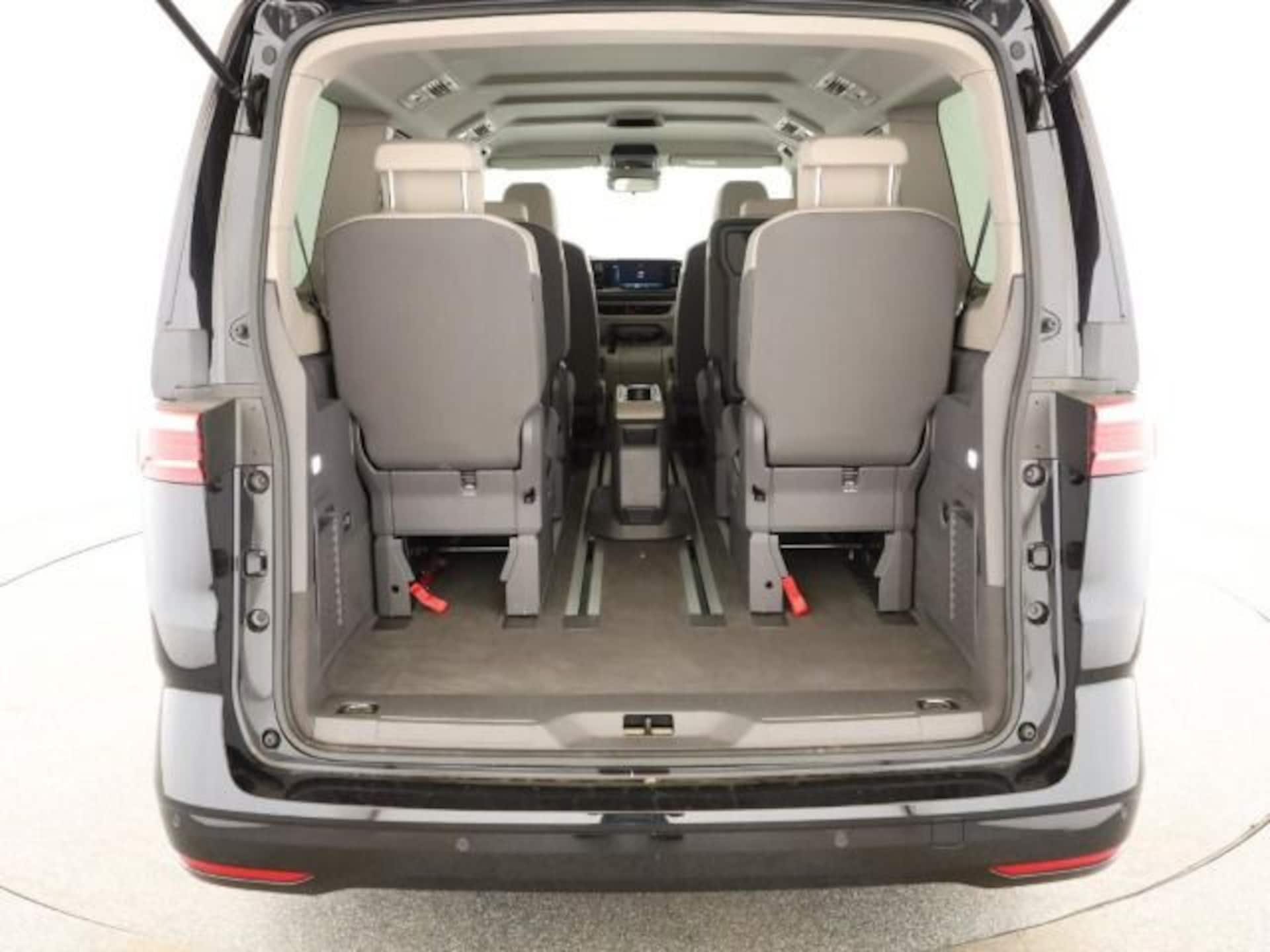 Volkswagen Multivan Langversion Basis-Modell