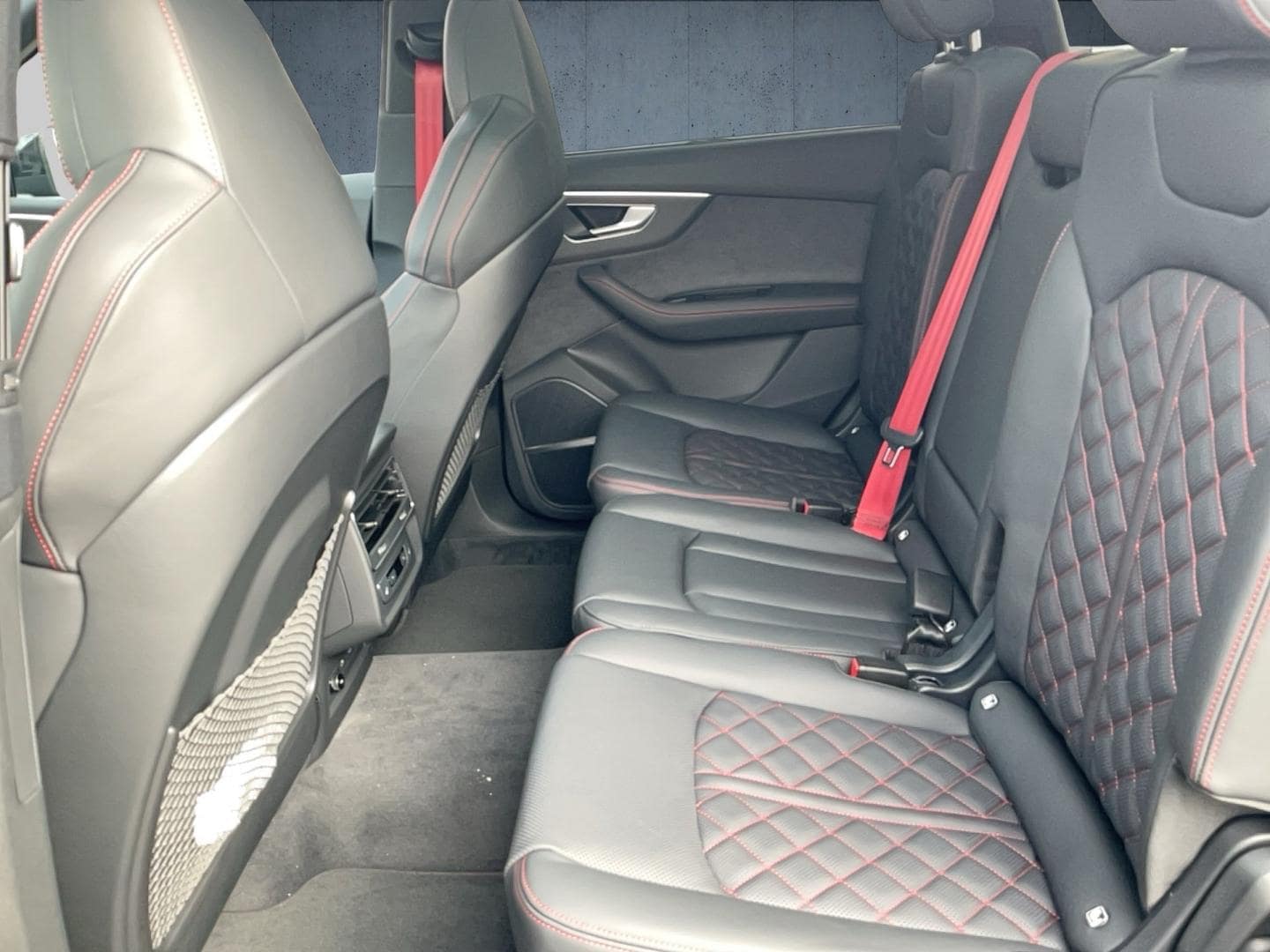 Bild über Audi Q7 SUV TFSI e S line business TFSI e quattro 360 kW tiptronic - für weitere Informationen kontaktieren Sie den Audi Partner