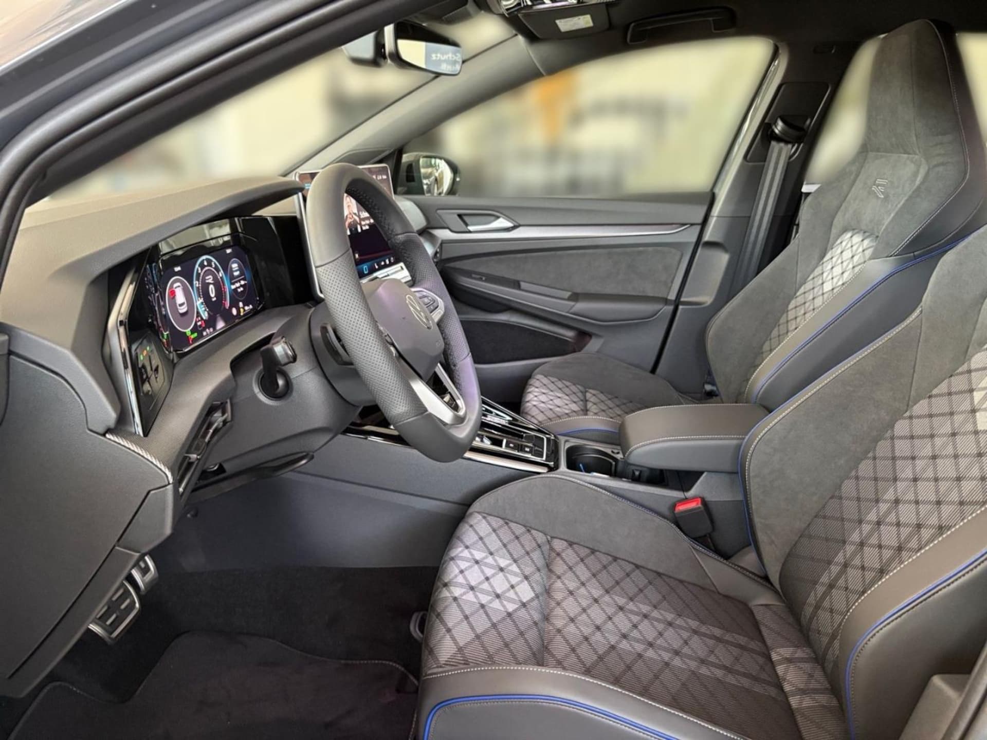 Volkswagen Golf R-Line