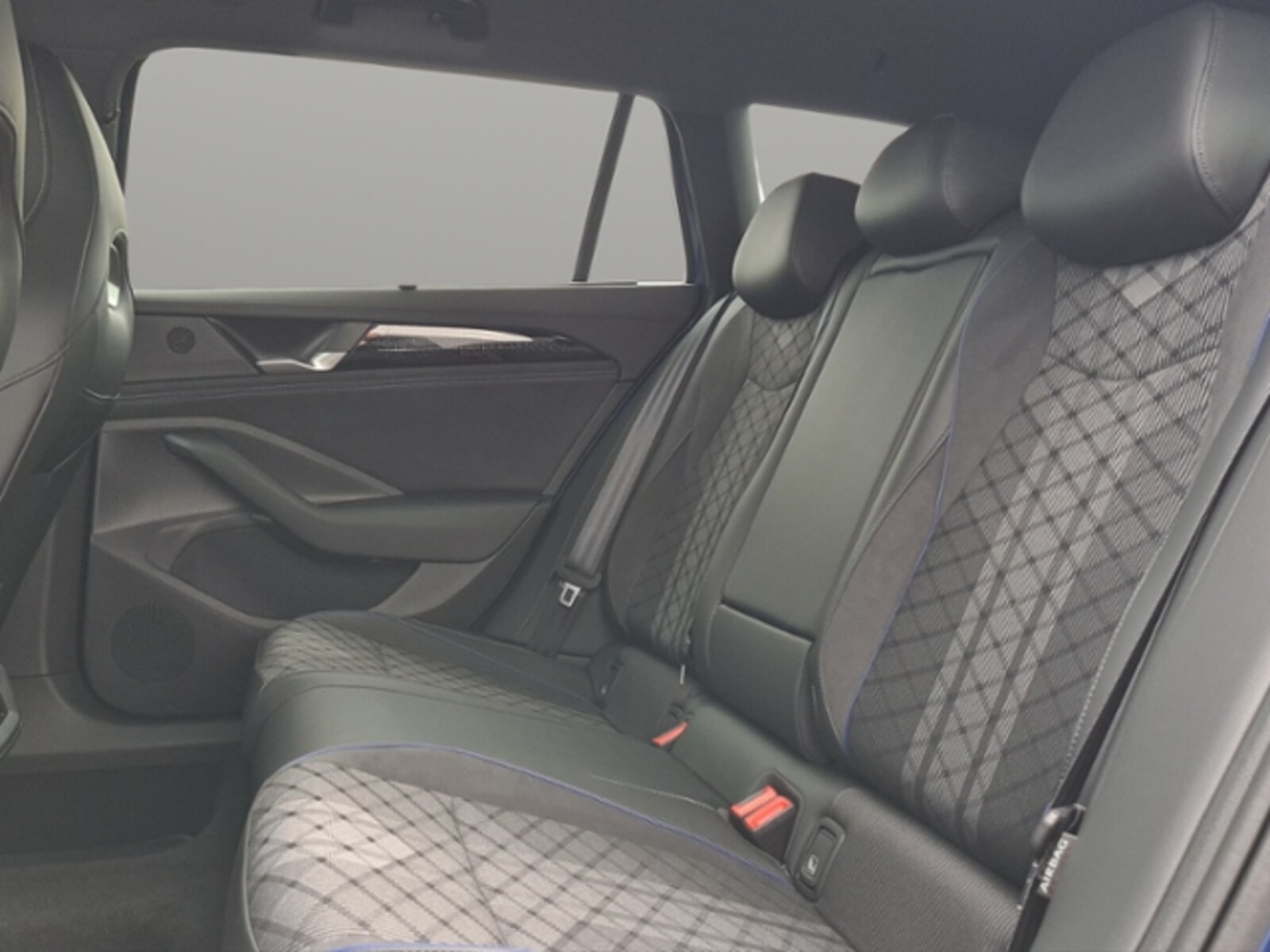 Volkswagen Passat – Bild 13