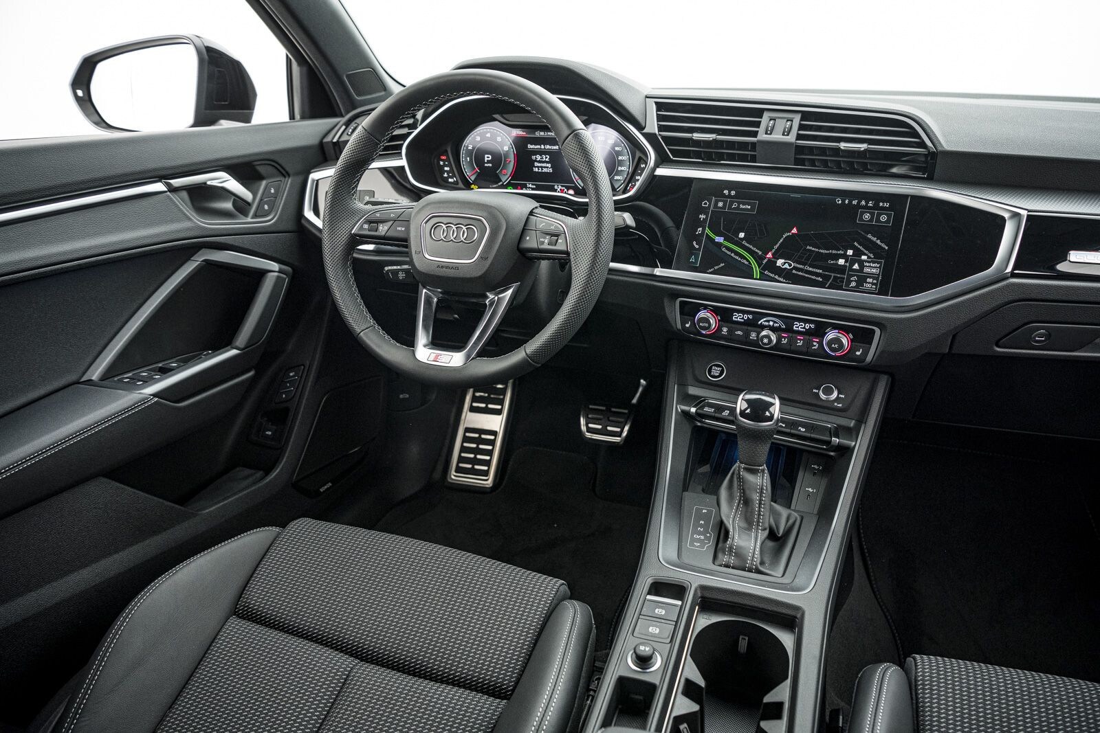 Image about Audi Q3 S line 45 TFSI quattro S tronic