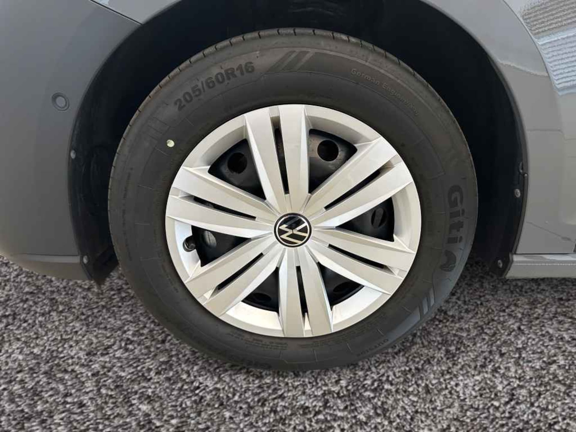 Volkswagen Caddy Basis-Modell