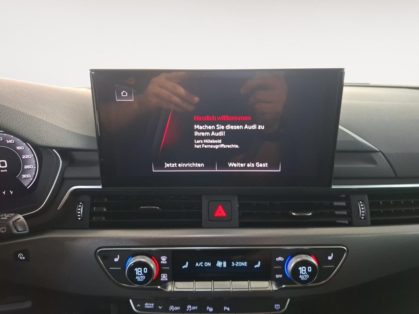 Bild über Audi A4 Avant advanced 40 TFSI S tronic - für weitere Informationen kontaktieren Sie den Audi Partner