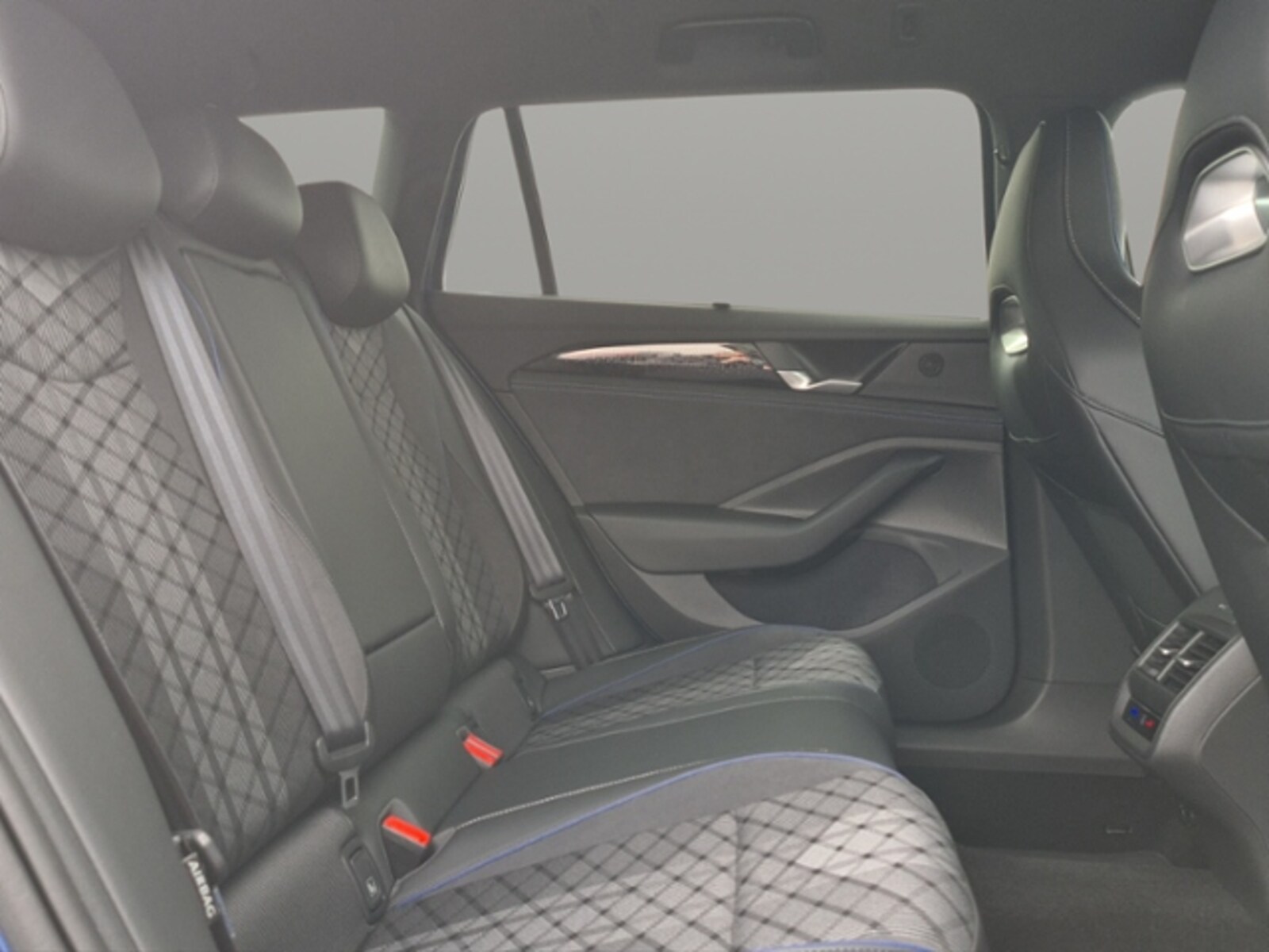 Volkswagen Passat – Bild 16