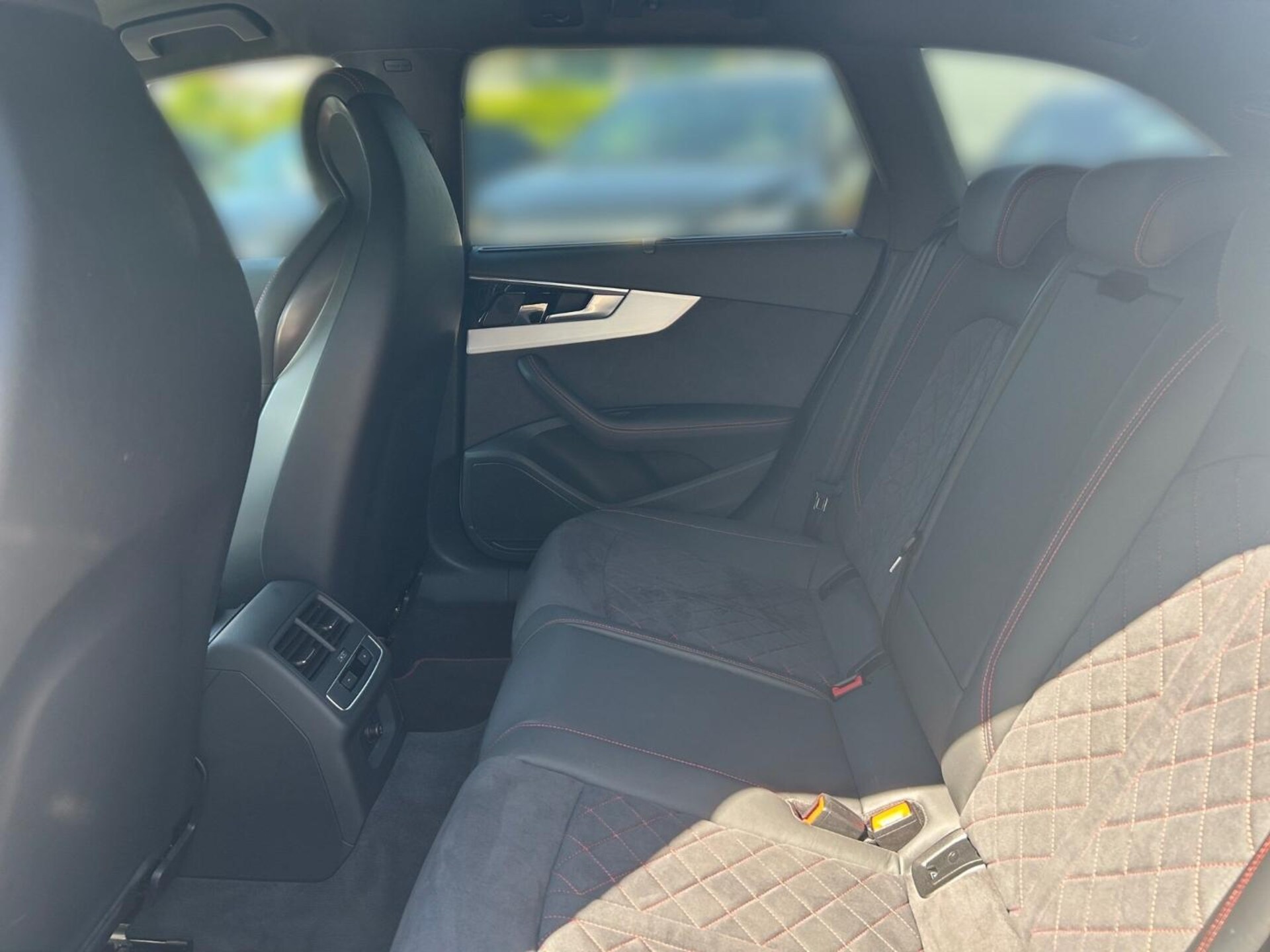 Audi A4 Avant S line