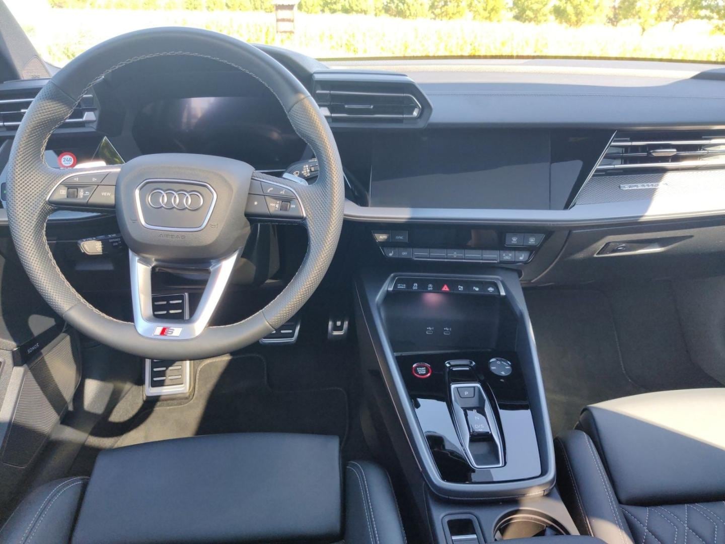 Bild über Audi S3 Sportback S3 Sportback TFSI 245(333) kW(PS) S tronic - für weitere Informationen kontaktieren Sie den Audi Partner