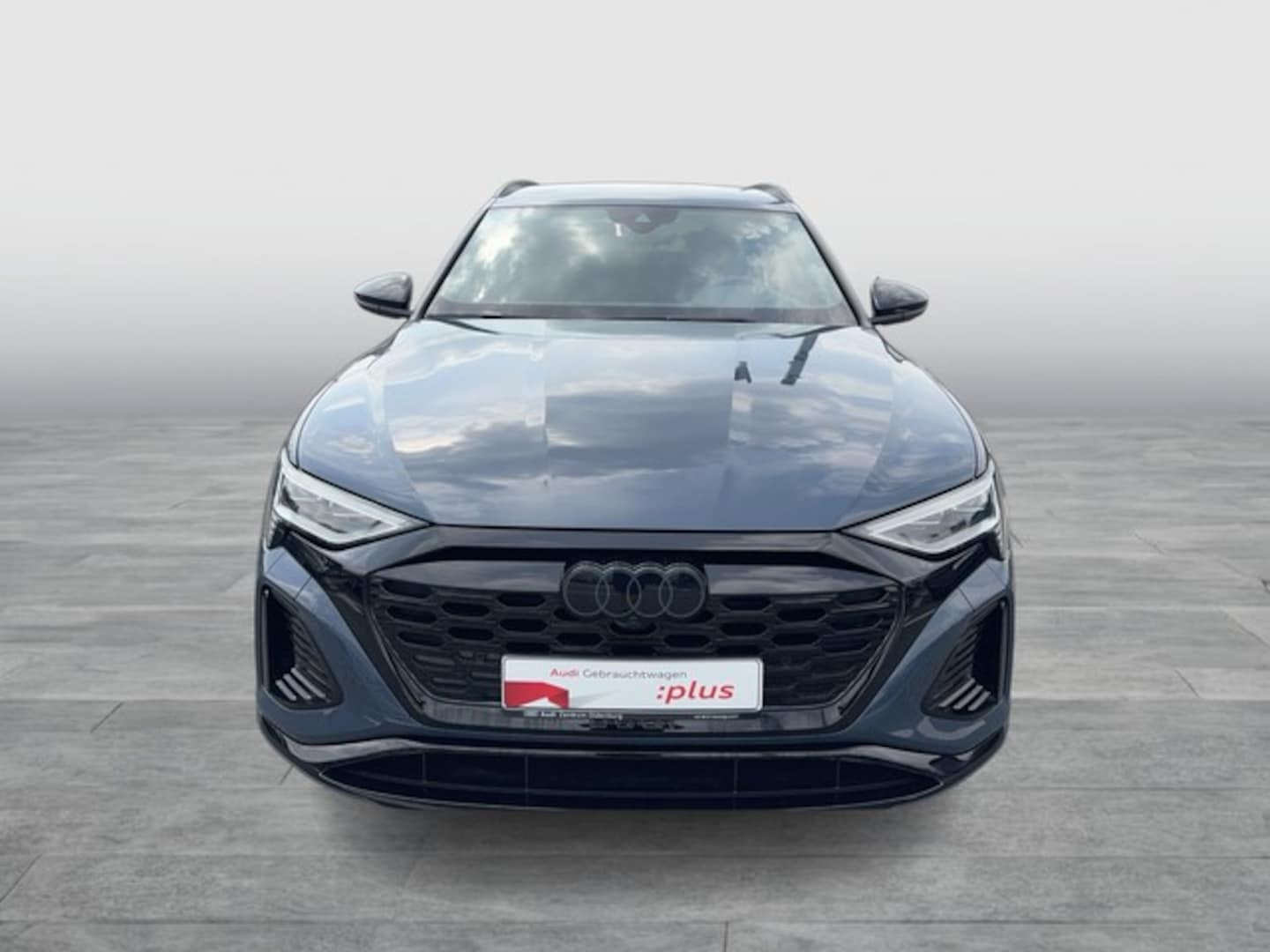 Bild über Audi Q8 e-tron S line 55 e-tron quattro - für weitere Informationen kontaktieren Sie den Audi Partner