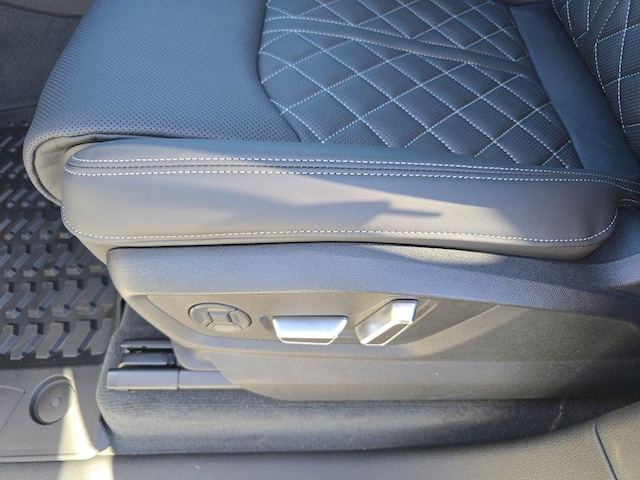 2026 Audi SQ7 Premium Plus - Photo 18