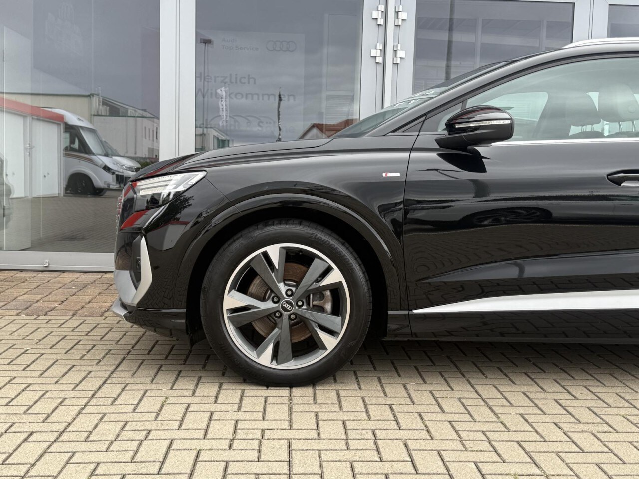 Image about Audi Q4 e-tron 50 e-tron quattro