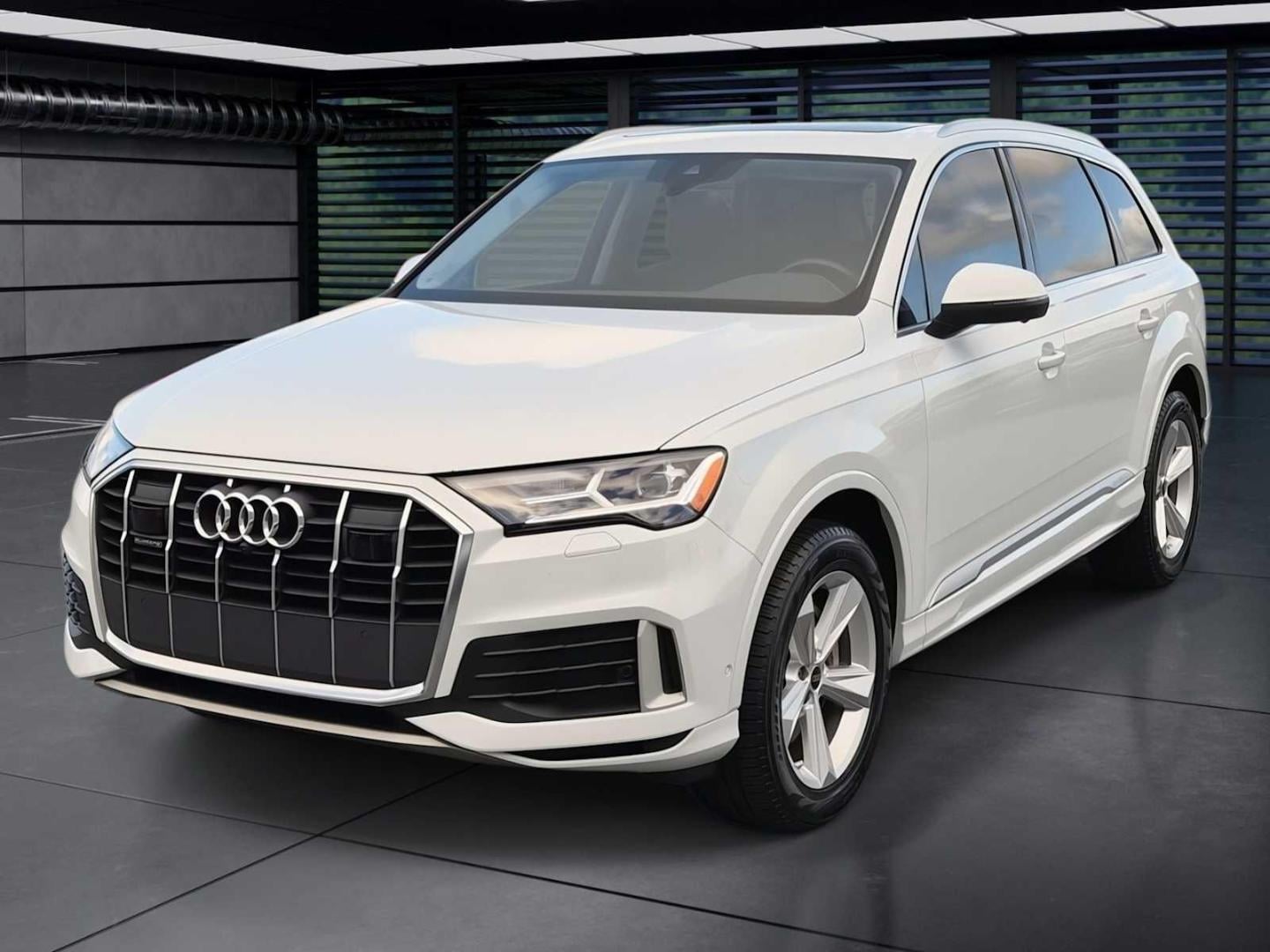 2023 Audi Q7 45 Premium Plus quattro Tiptronic's photo