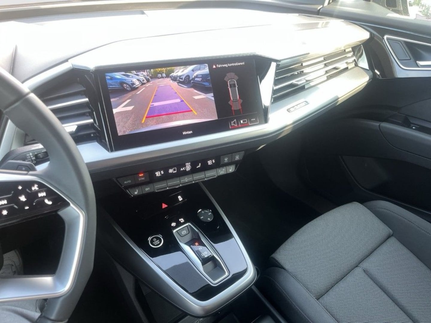 Bild über Audi Q4 e-tron 40 e-tron - für weitere Informationen kontaktieren Sie den Audi Partner
