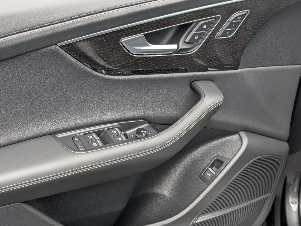 2026 Audi Q8 Prestige - Photo 9