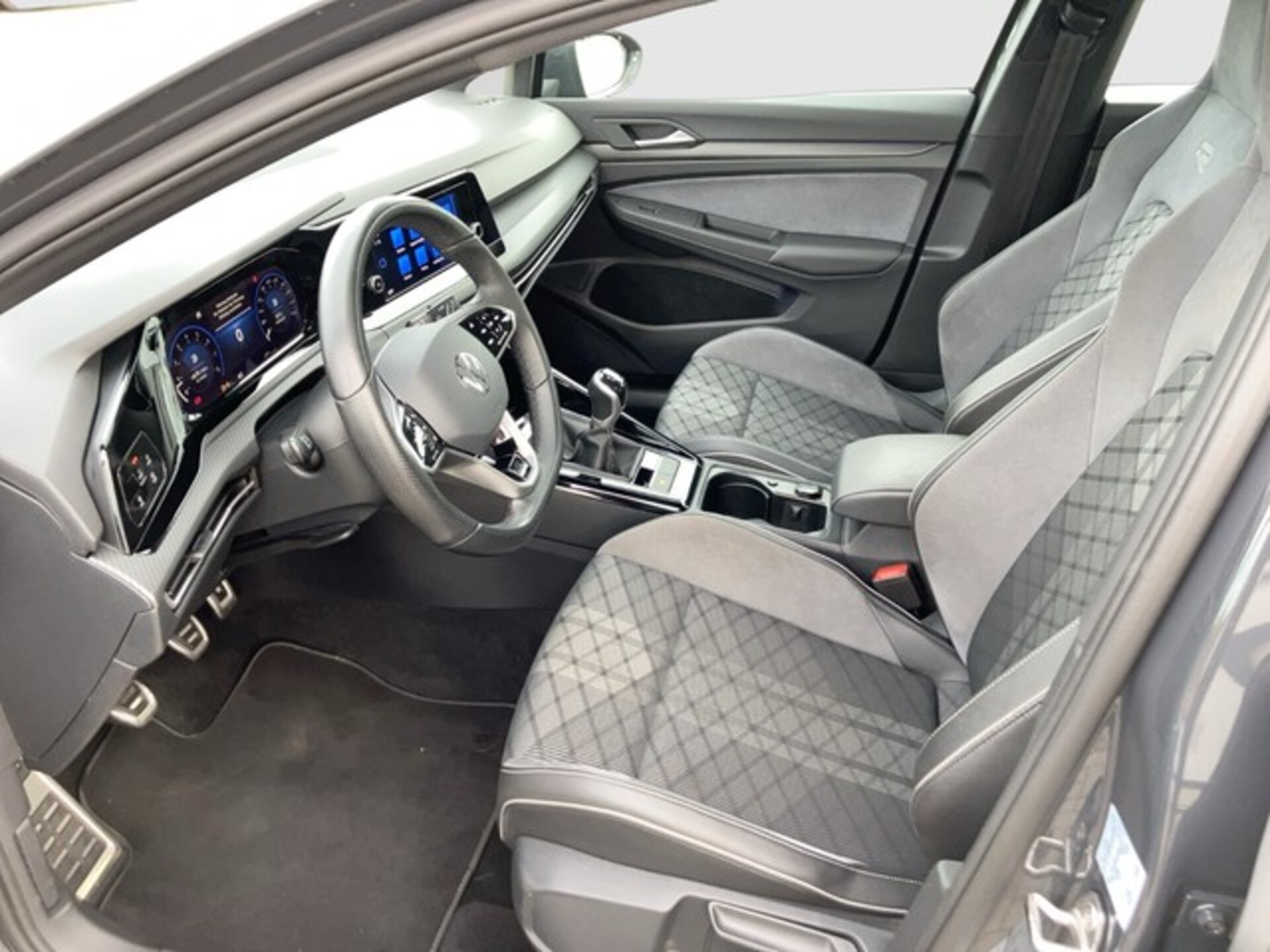 Volkswagen Golf R-Line