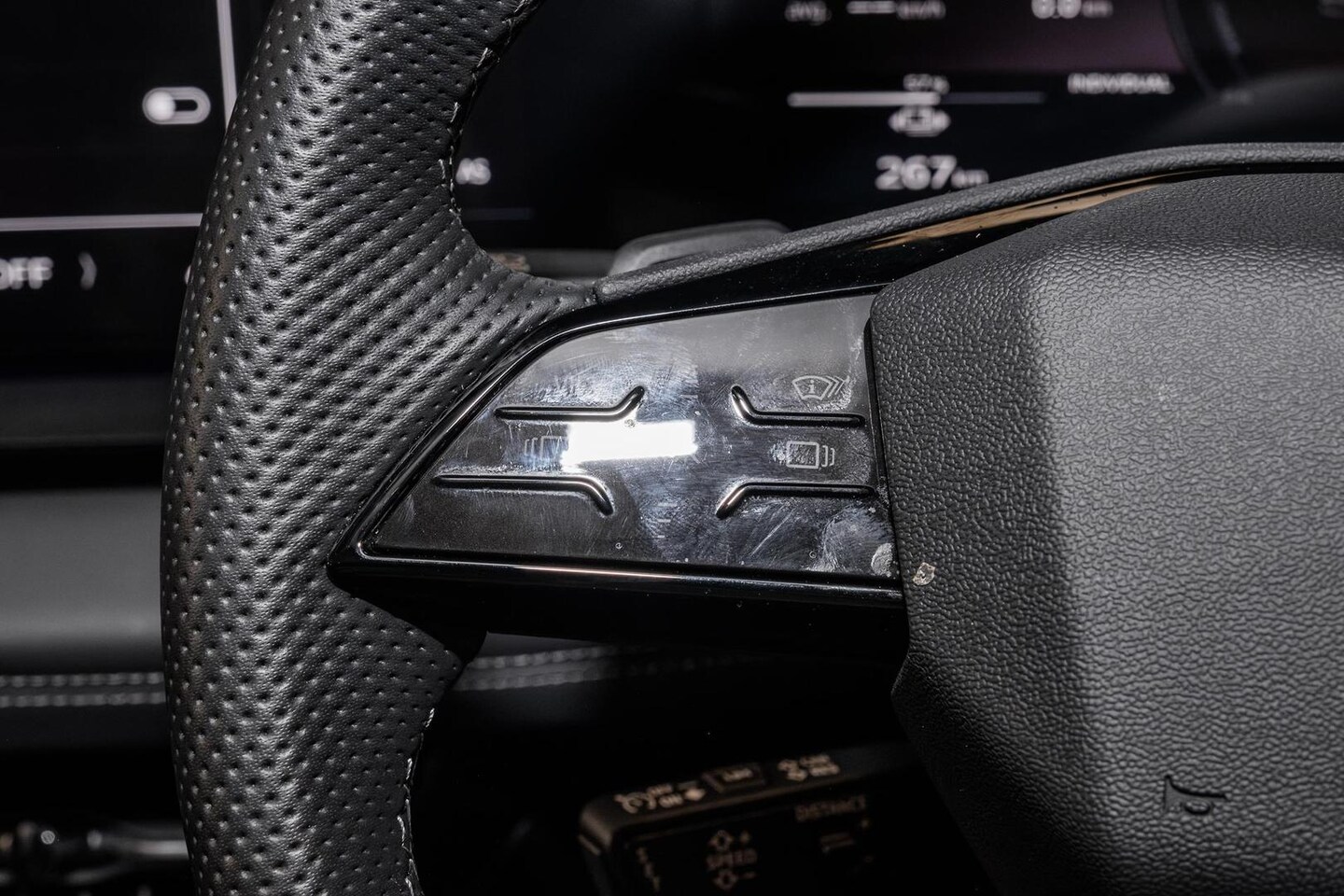 Image about Audi Q6 SUV e-tron e-tron quattro