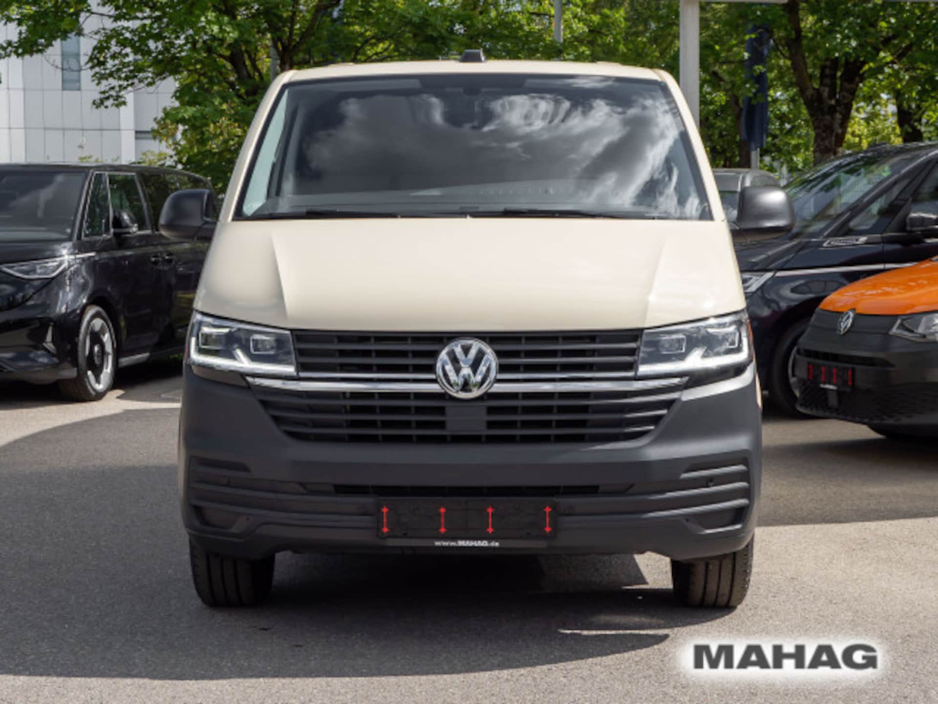 Volkswagen T6.1 Transporter Kombi langer Radstand