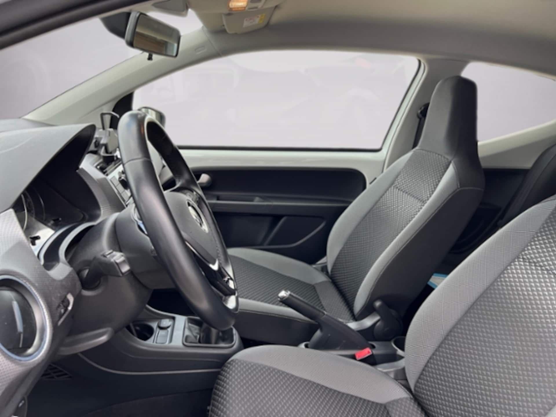 Volkswagen up! ACTIVE