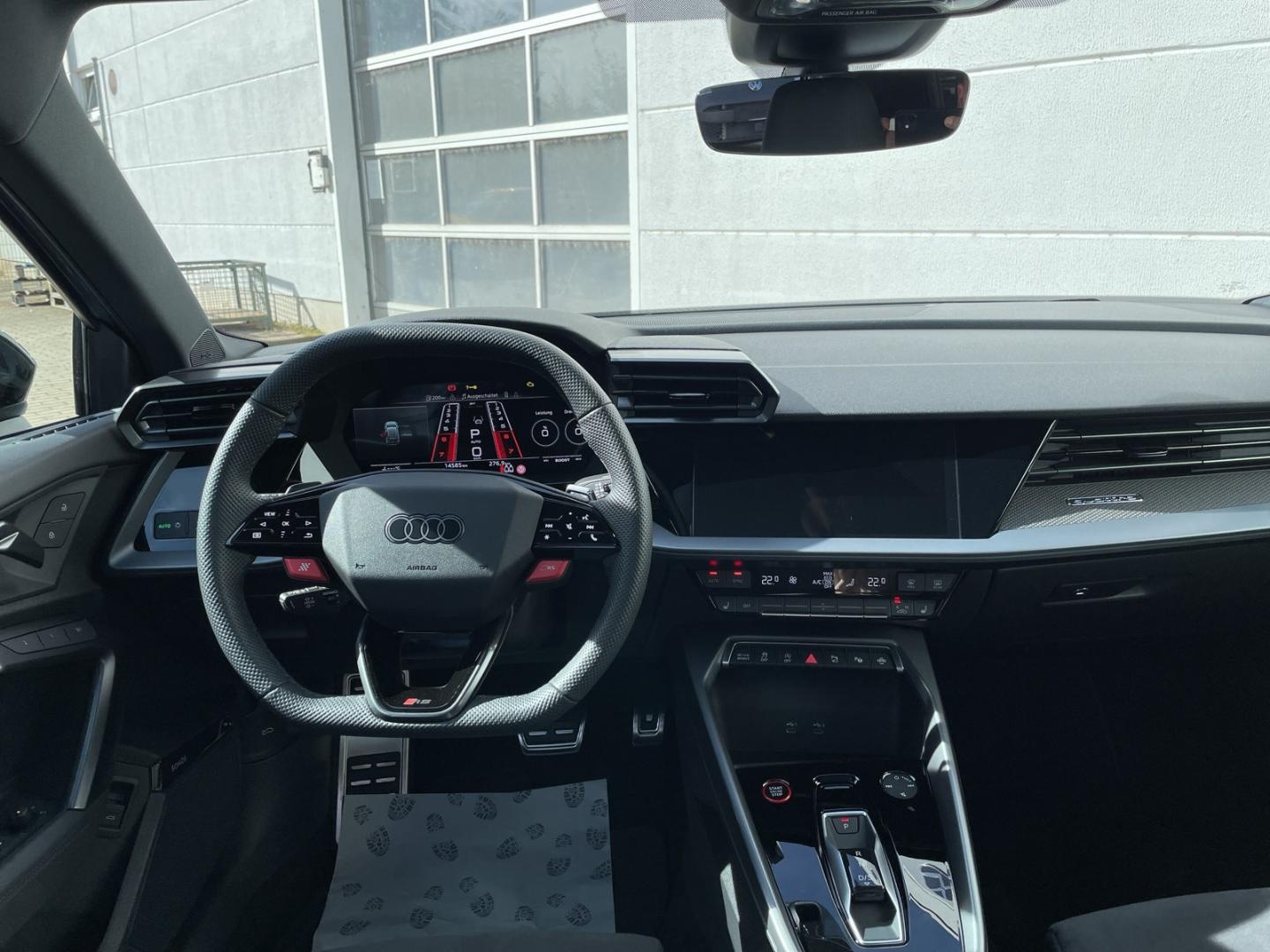 Bild über Audi RS 3 Sportback TFSI quattro S tronic - für weitere Informationen kontaktieren Sie den Audi Partner