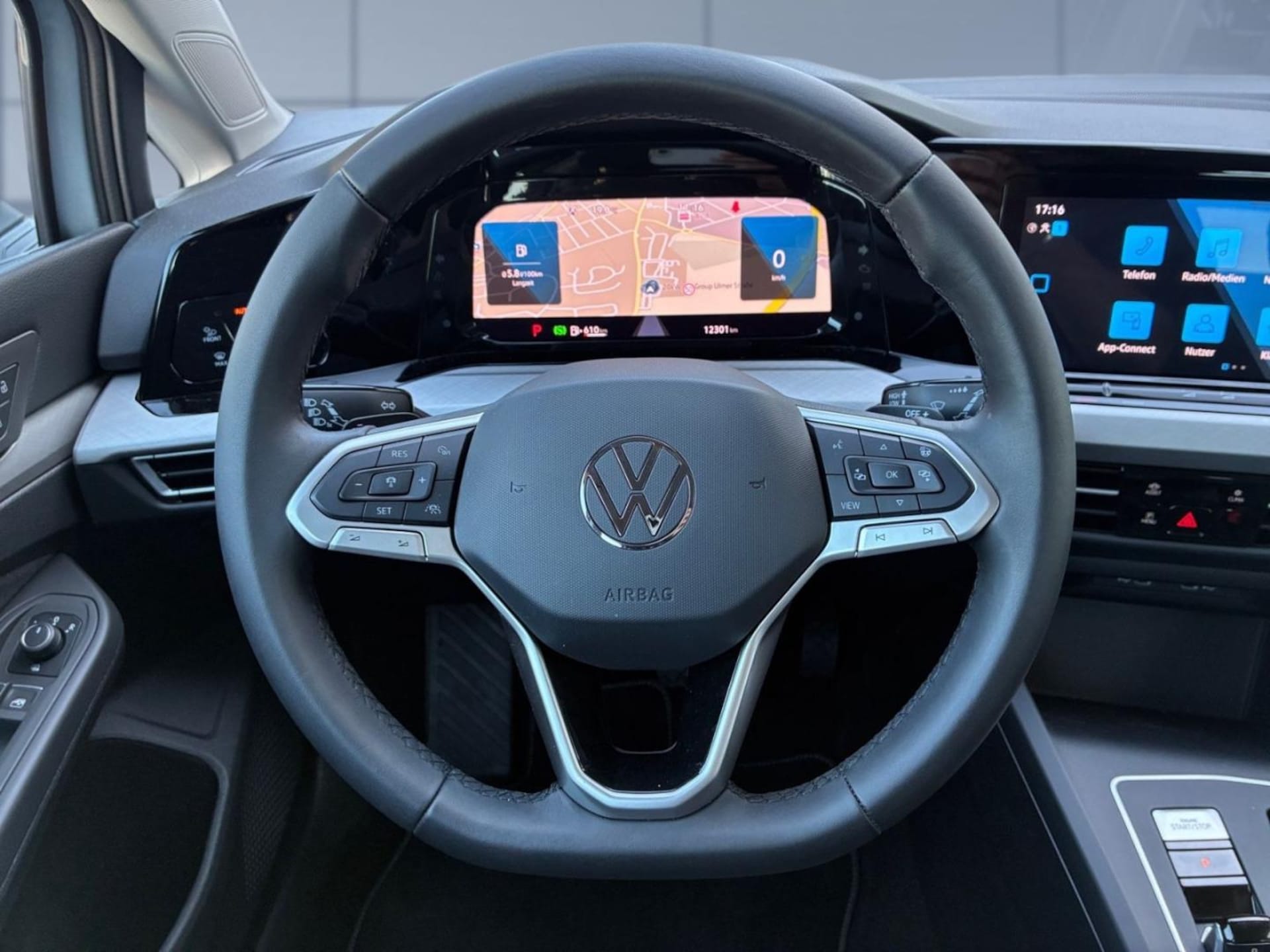 Volkswagen Golf Variant Life