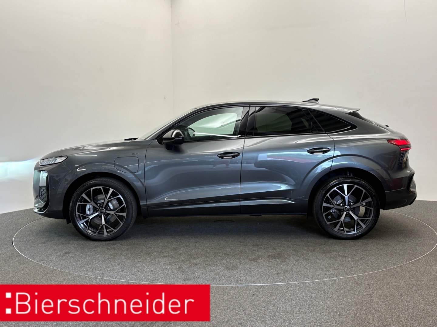 Bild über Audi Q3 Sportback e-hybrid e-hybrid 200 kW S tronic - für weitere Informationen kontaktieren Sie den Audi Partner