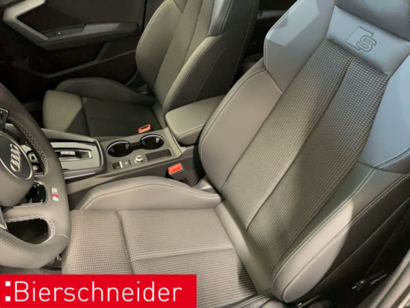Bild über Audi S3 Sportback TFSI quattro S tronic - für weitere Informationen kontaktieren Sie den Audi Partner