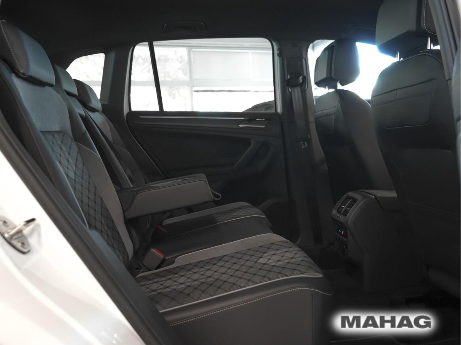 Volkswagen Tiguan – Bild 16