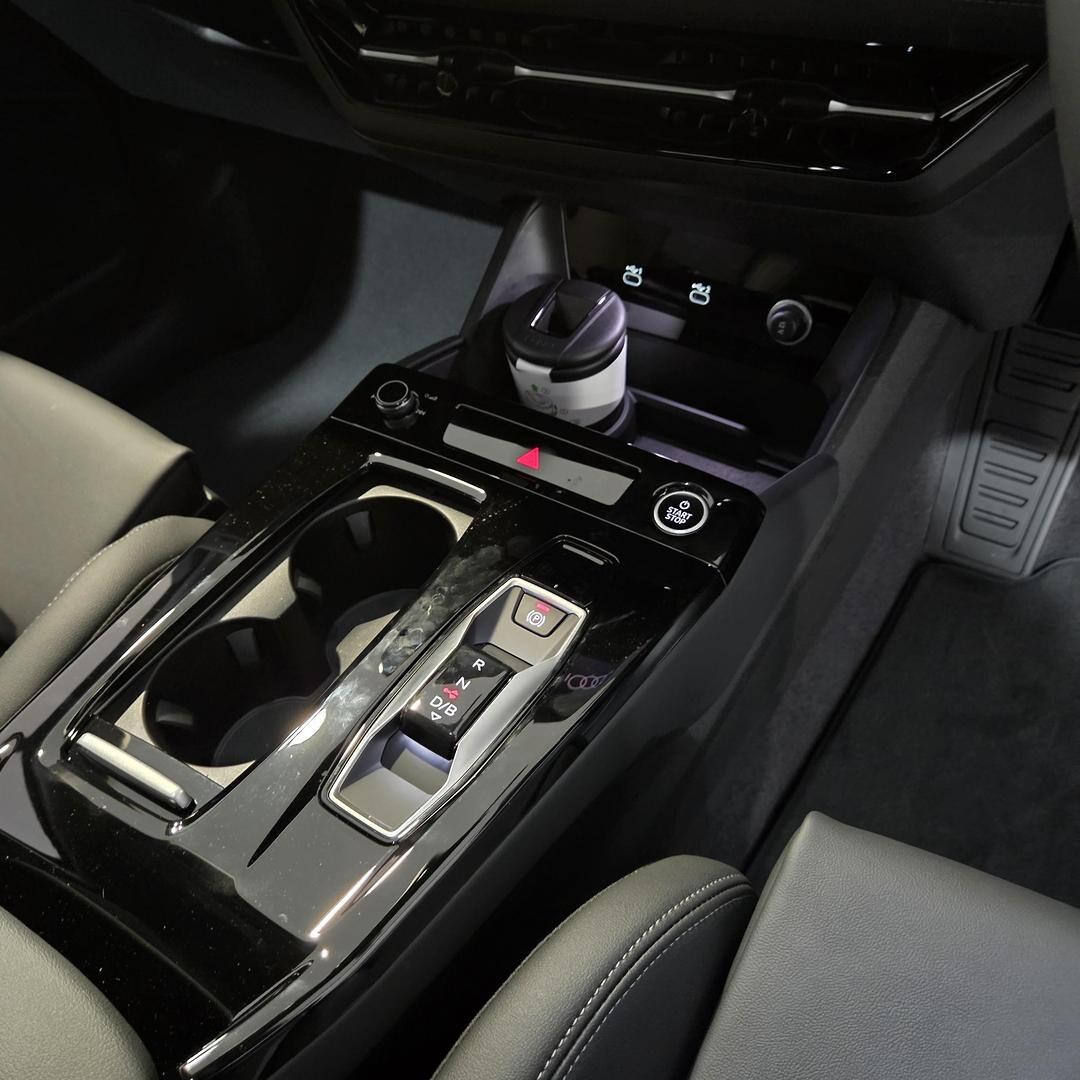 Image about Audi Q6 SUV e-tron e-tron