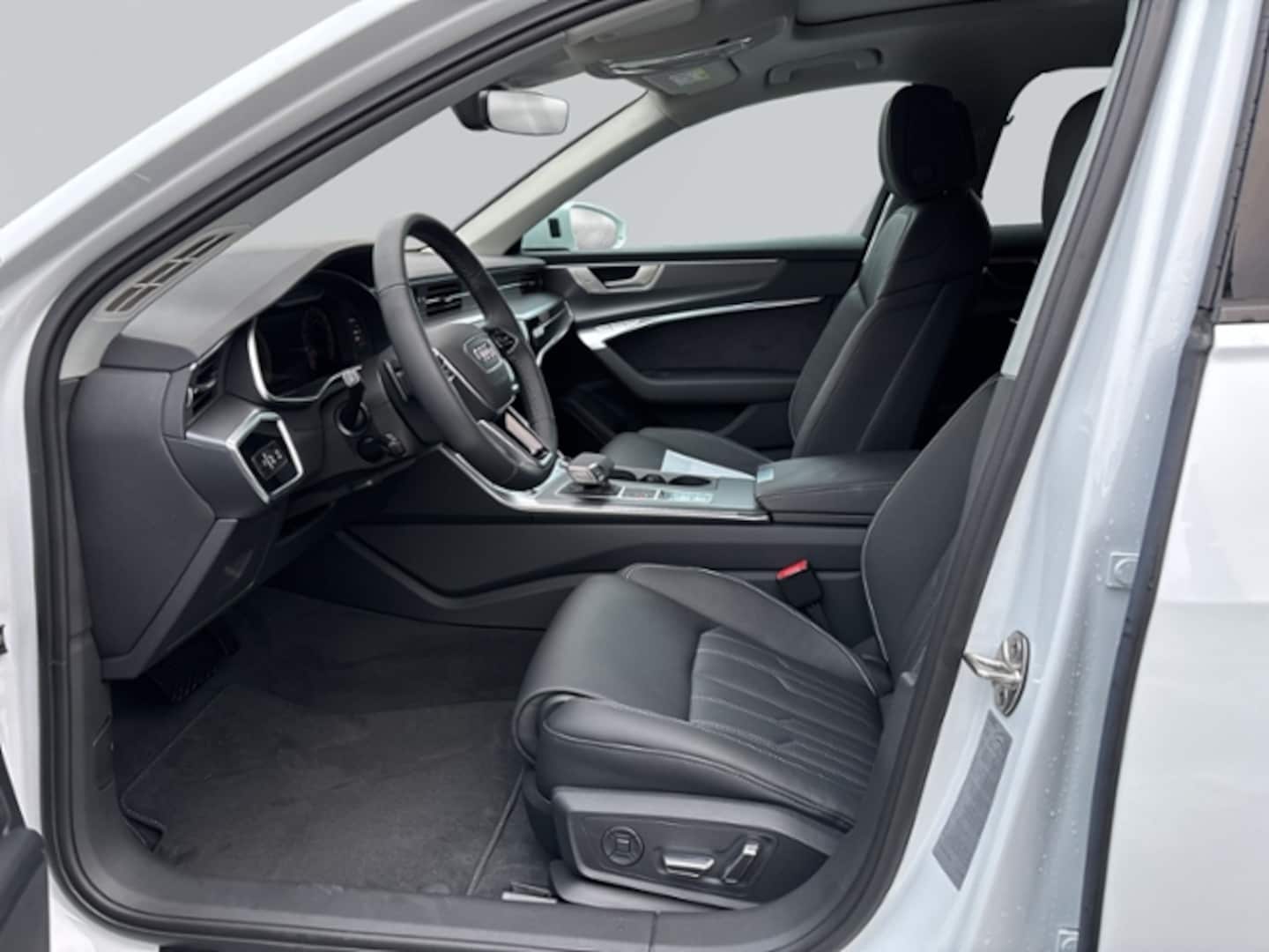 Bild über Audi A6 Avant advanced 45 TDI quattro S tronic - für weitere Informationen kontaktieren Sie den Audi Partner