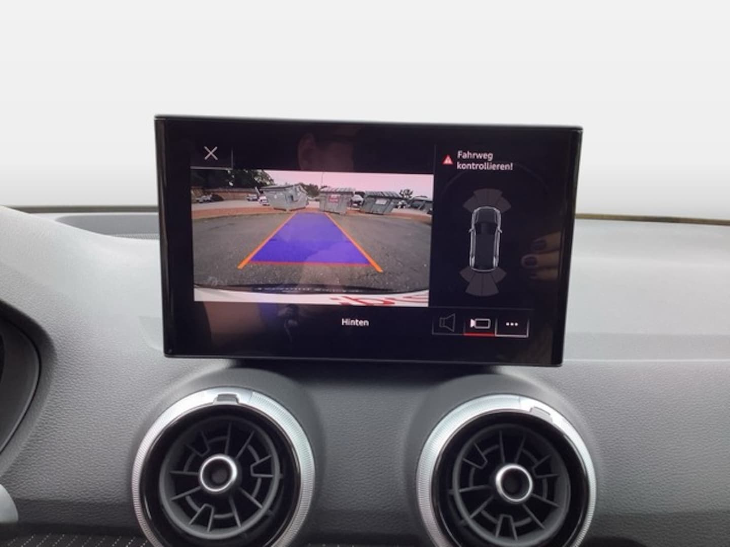 Bild über Audi Q2 S line 35 TDI quattro S tronic - für weitere Informationen kontaktieren Sie den Audi Partner