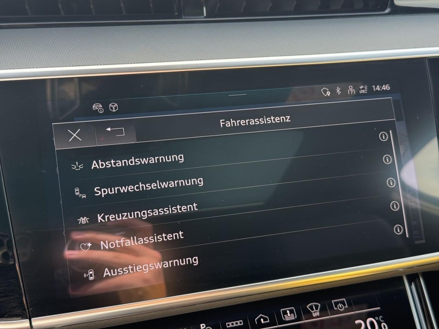 Bild über Audi A8 TFSI e 60 TFSI e quattro tiptronic - für weitere Informationen kontaktieren Sie den Audi Partner