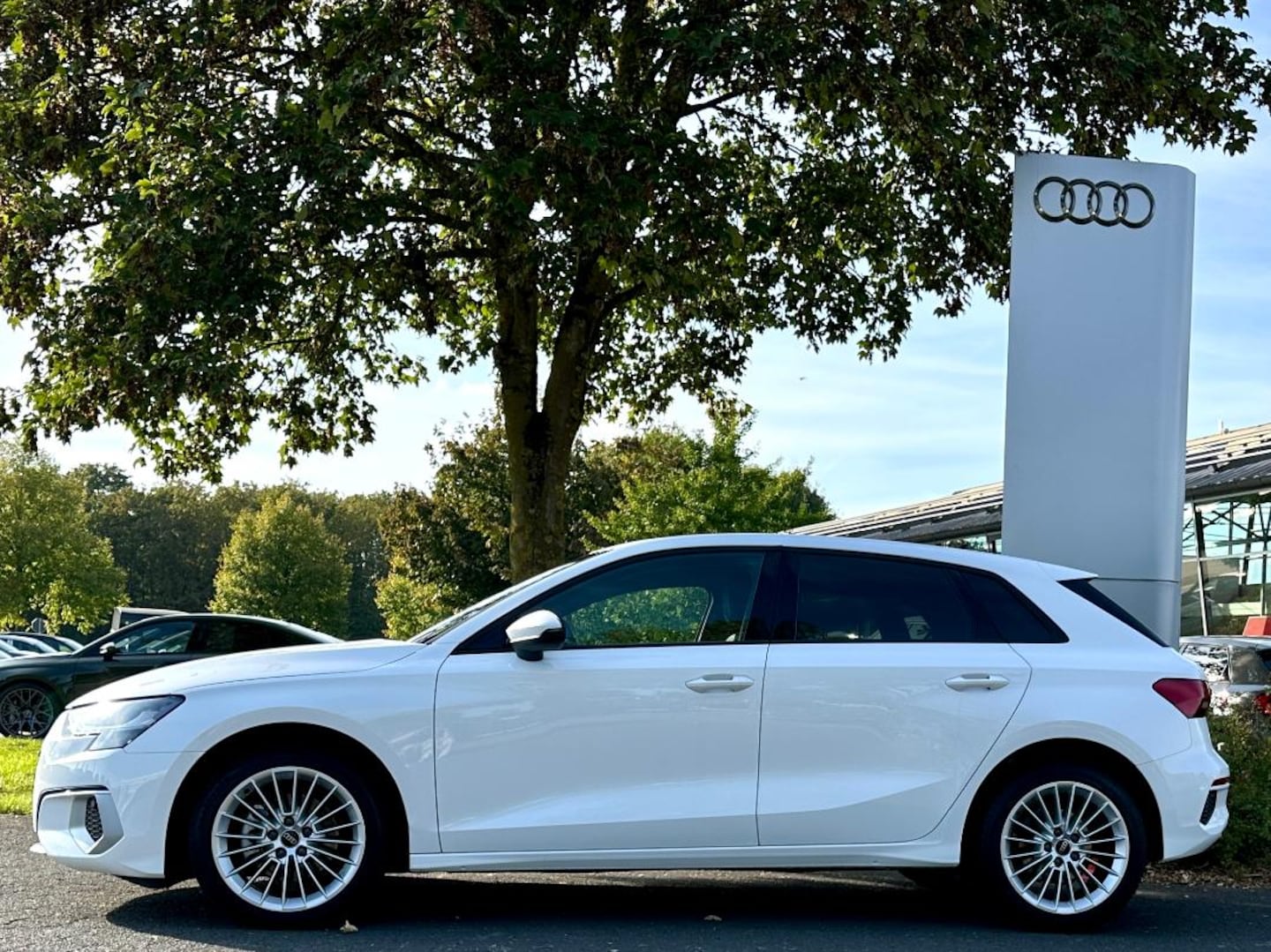 Bild über Audi A3 Sportback advanced 30 TFSI S tronic - für weitere Informationen kontaktieren Sie den Audi Partner