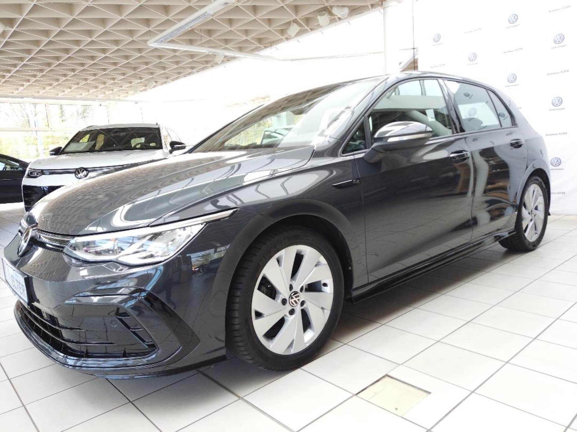 Volkswagen Golf R-Line