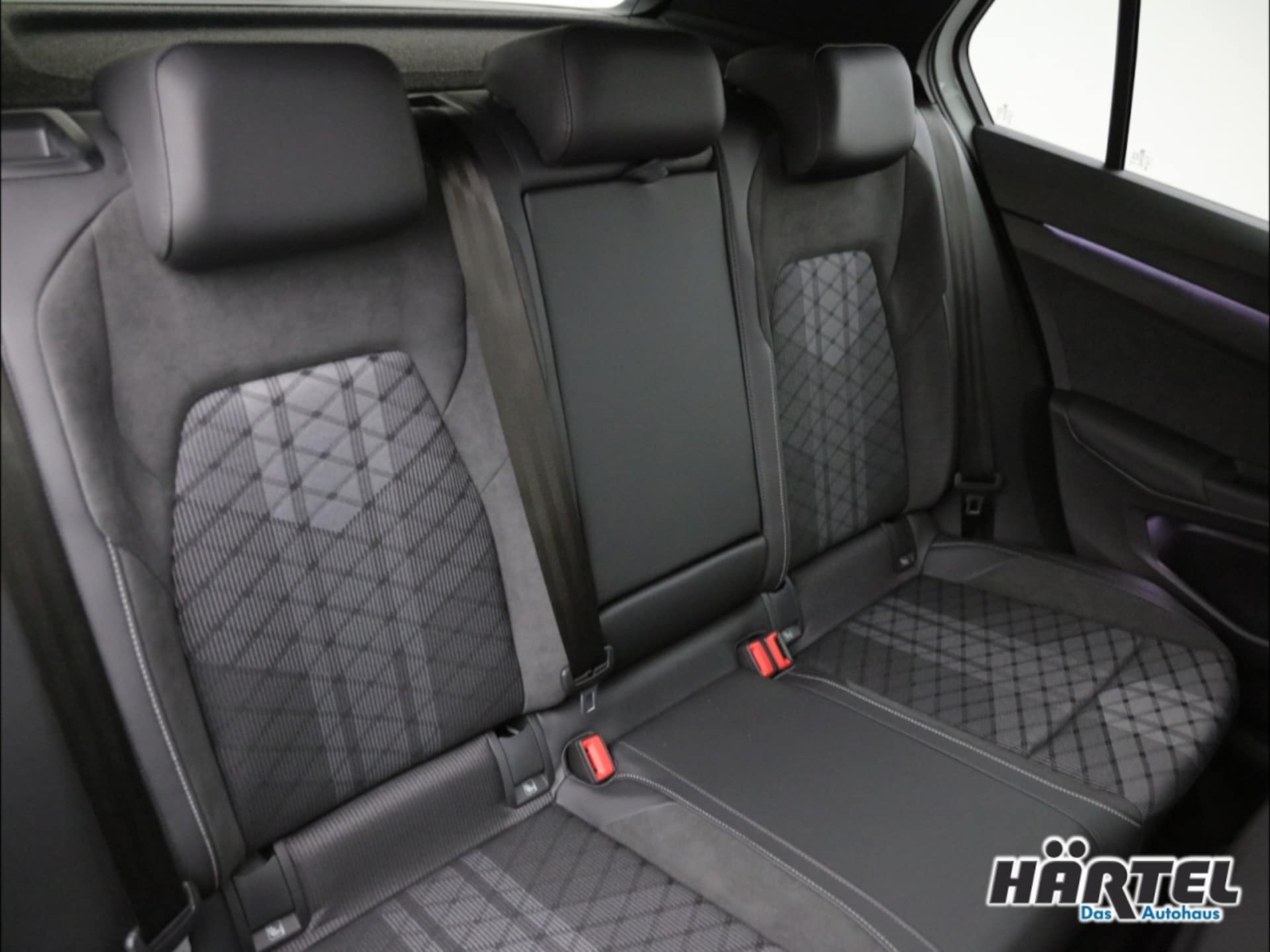 Volkswagen Golf R-Line