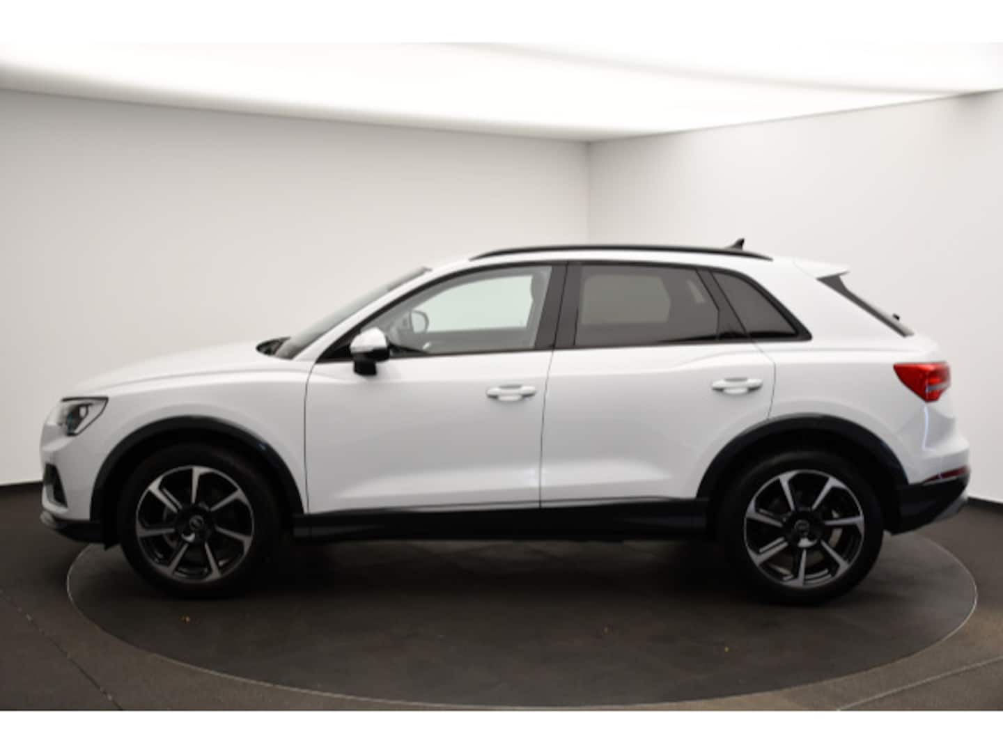 Bild über Audi Q3 TDI 110 kW S tronic - für weitere Informationen kontaktieren Sie den Audi Partner