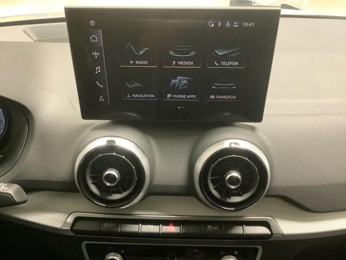 Bild über Audi Q2 S line 35 TFSI Schaltgetriebe - für weitere Informationen kontaktieren Sie den Audi Partner