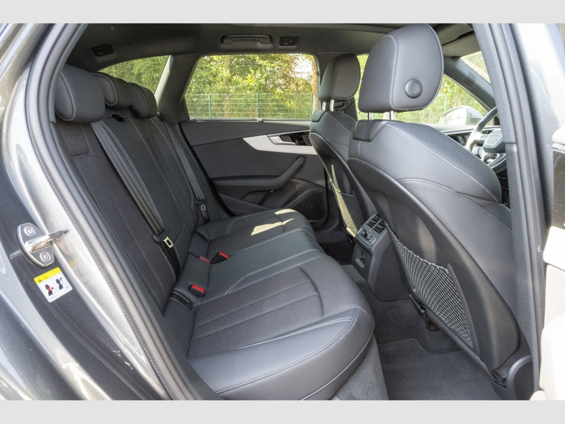 Audi A4 Avant S line