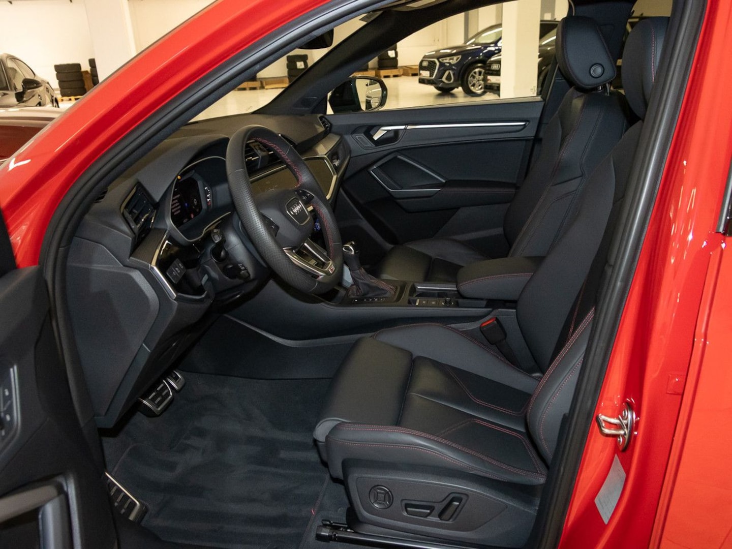 Bild über Audi Q3 TDI 110 kW S tronic - für weitere Informationen kontaktieren Sie den Audi Partner