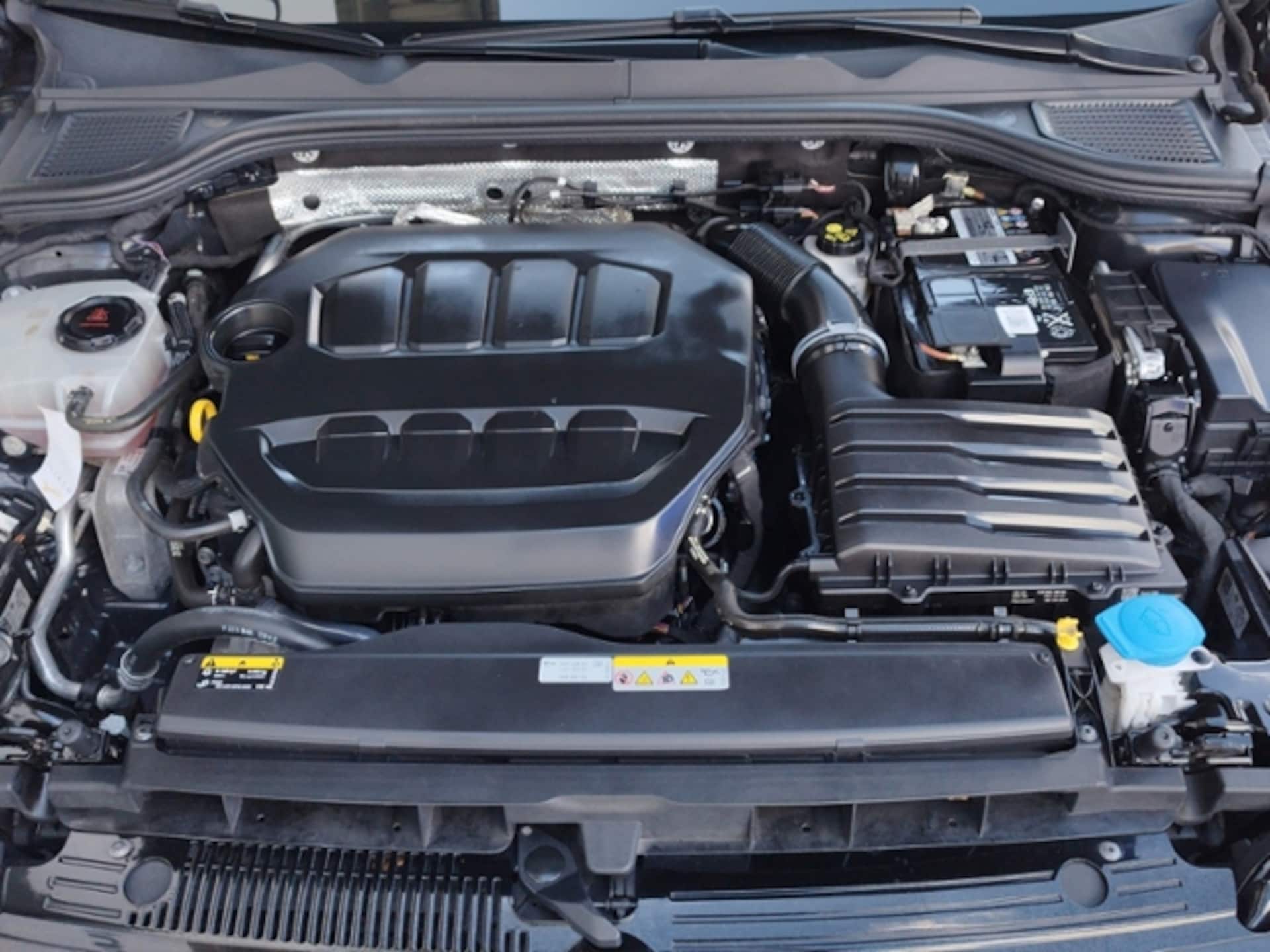 Volkswagen Golf Variant R-Line