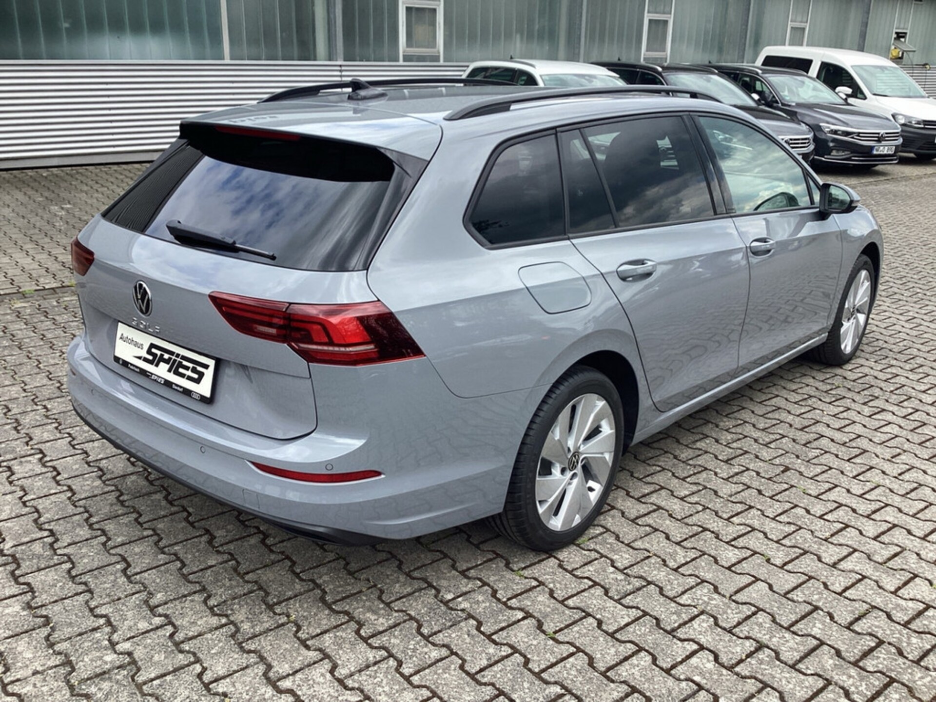 Volkswagen Golf Variant Life