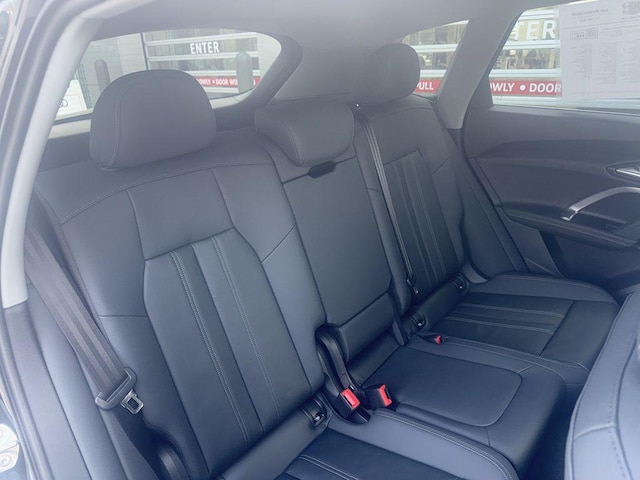 2025 Audi Q5 Premium - Photo 11