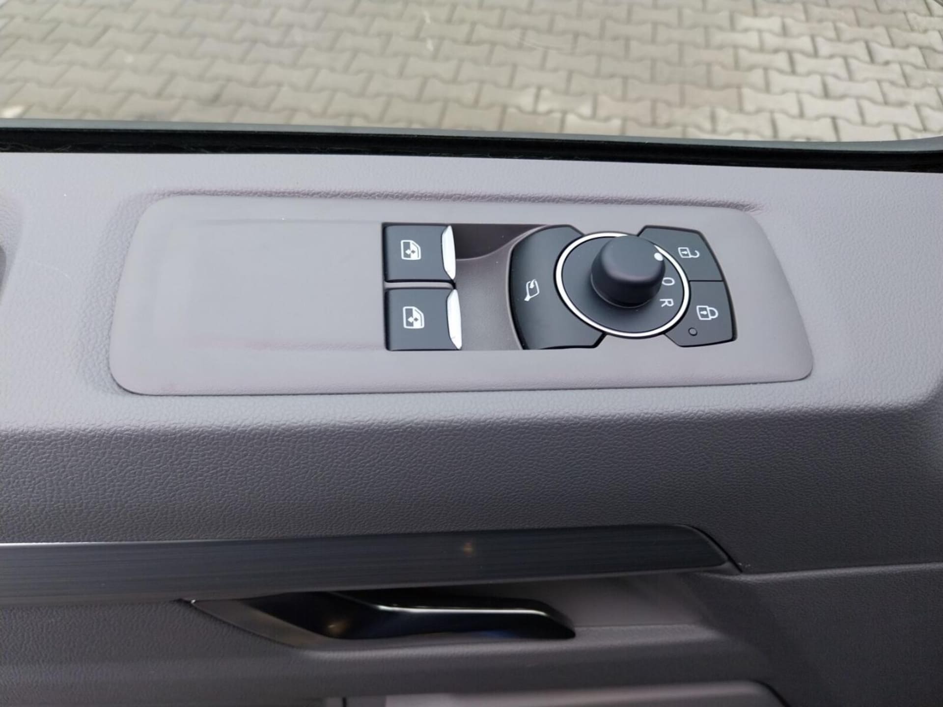 Volkswagen Caravelle długi roztaw osi Life