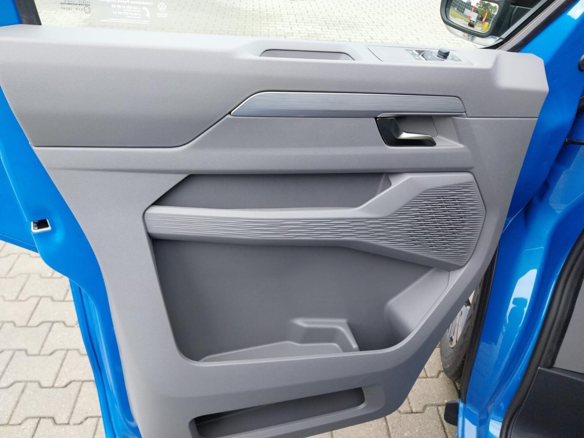 Volkswagen Caravelle długi roztaw osi Life