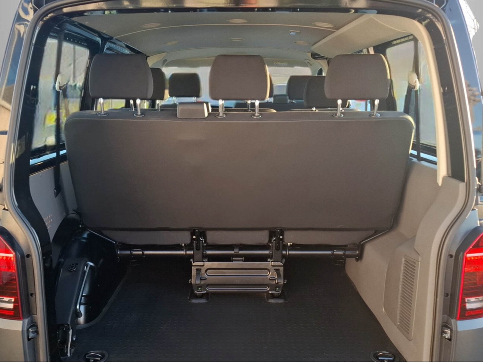 Volkswagen T6.1 Transporter Kombi kurzer Radstand – Bild 14