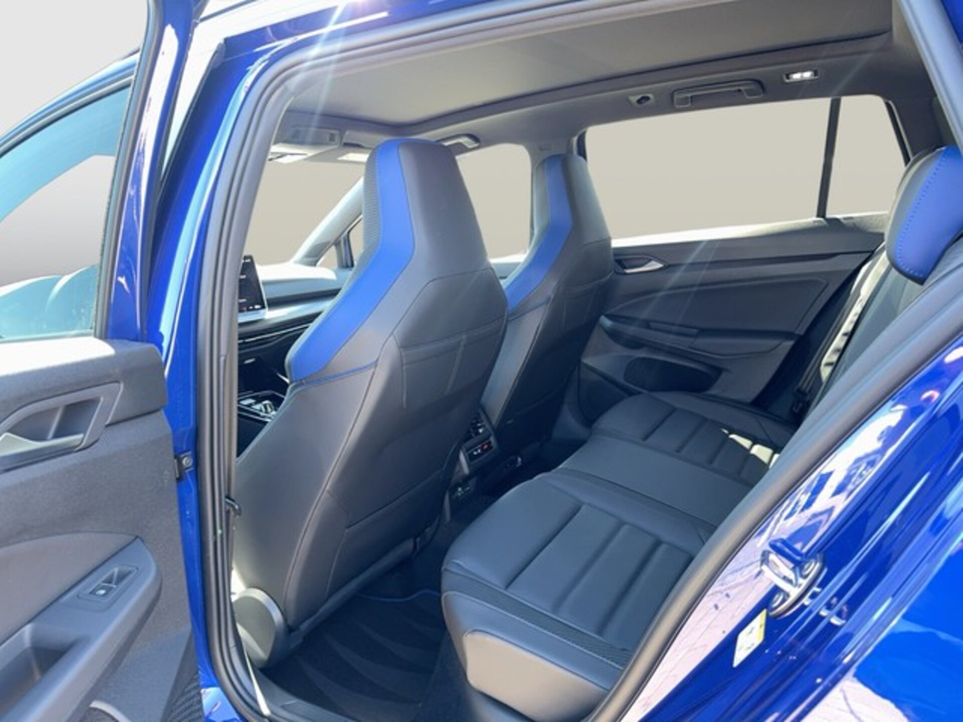 Volkswagen Golf Variant R