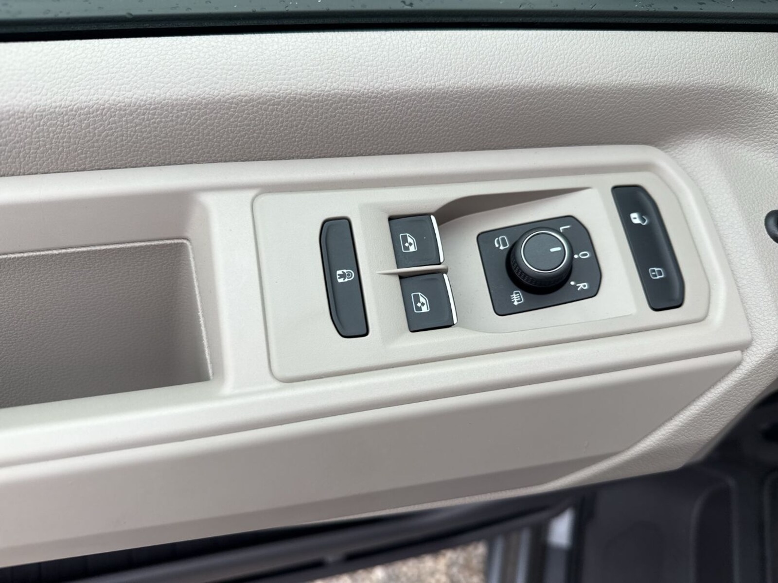Volkswagen Multivan Langversion – Bild 16