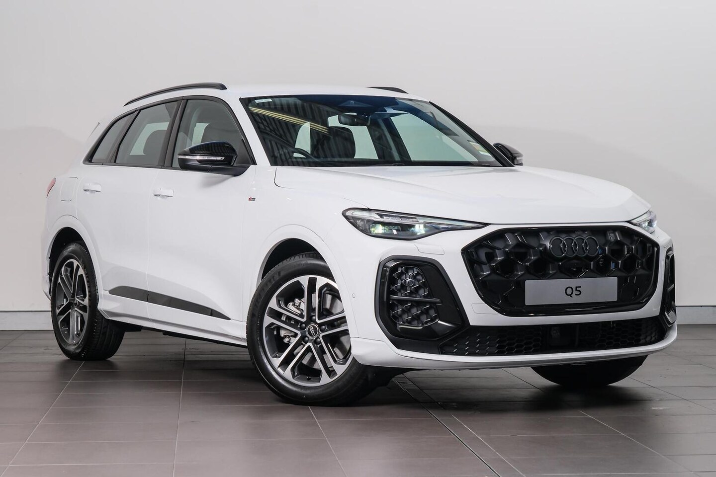 Image about Audi Q5 SUV TDI quattro 150 kW