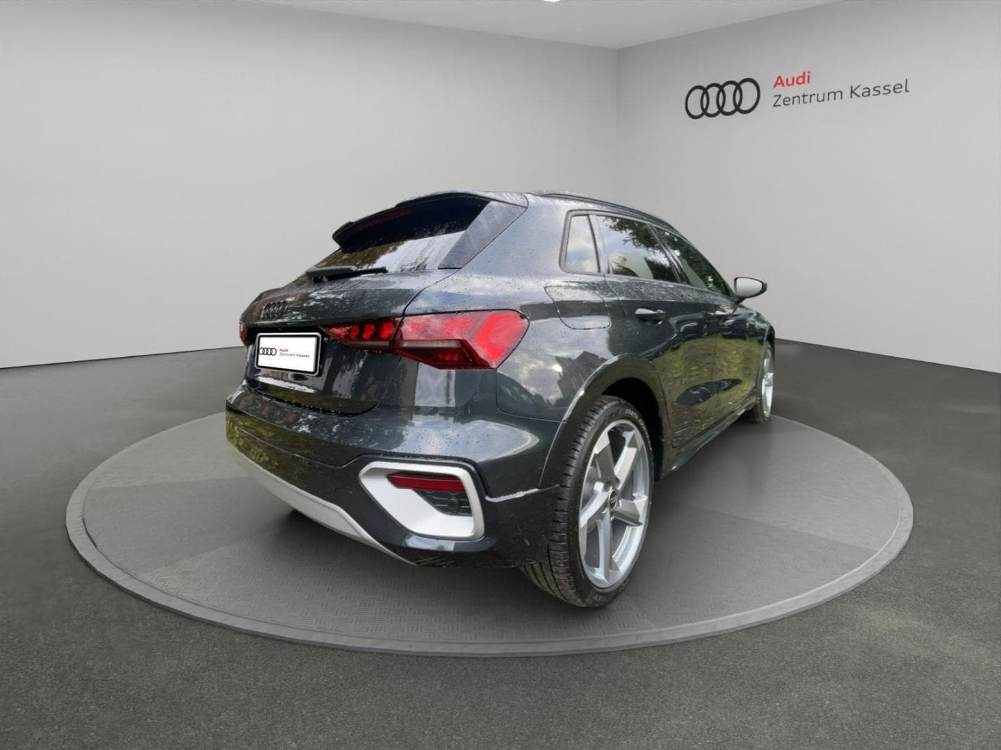 Bild über Audi A3 allstreet TFSI 110 kW S tronic - für weitere Informationen kontaktieren Sie den Audi Partner