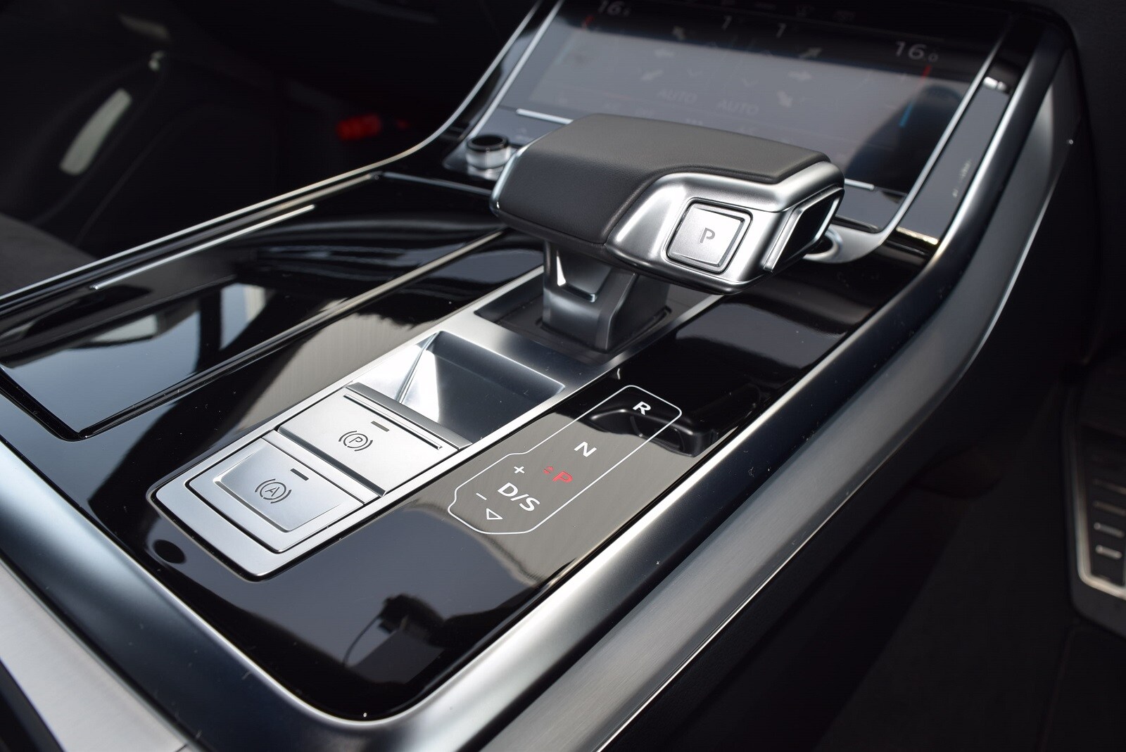 Image about Audi Q7 55 TFSI quattro S line 250(340) kW(PS) tiptronic